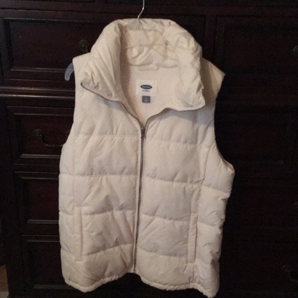 Puffer Vest size L Creme